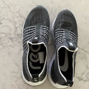 Nike phantom shoes size 8